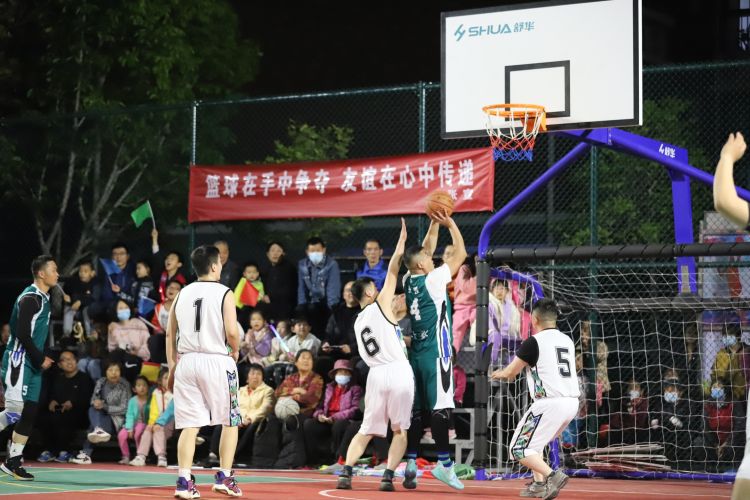 的核